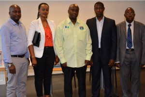 komite_yatowe_ikikije_amb._olivier_nduhungirehe-300x200